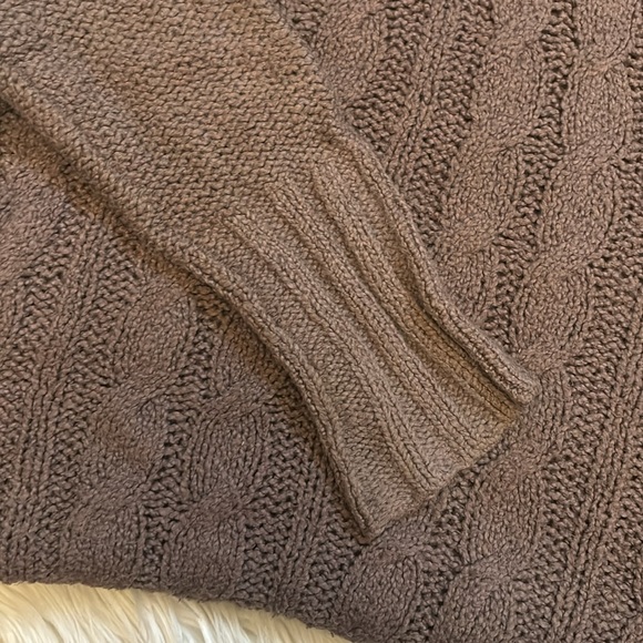 Cableknit Sweater - Picture 3 of 5